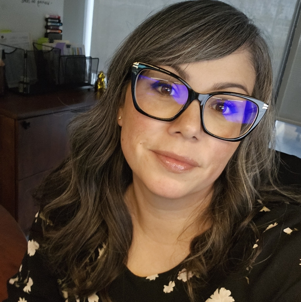 Meet your Posher, Fallon *Check out my free add-on items*
